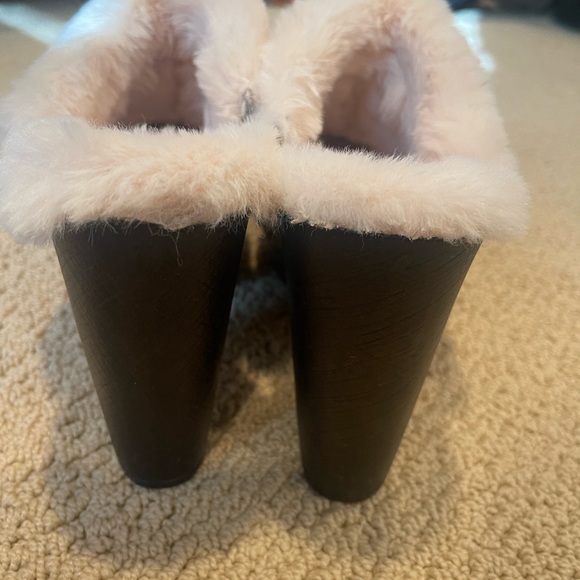 Bamboo Cozy Fur Heeled Clog - Picture 3 of 6
